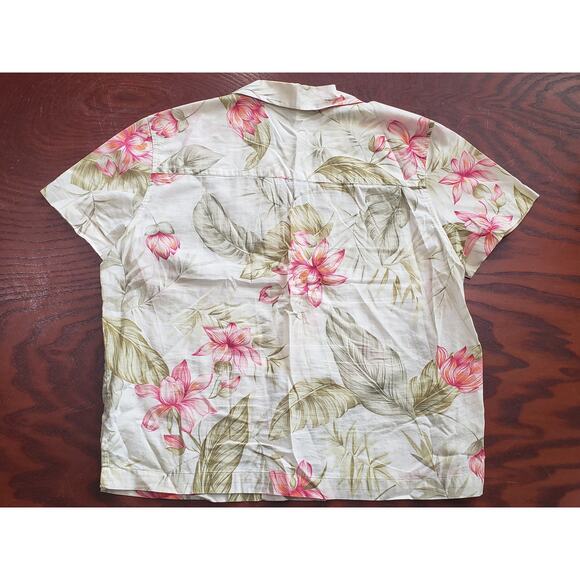 Caribbean Joe's Hawaiian Hibiscus Floral Print Short Sleeved Button Up Shirt - Picture 2 of 5